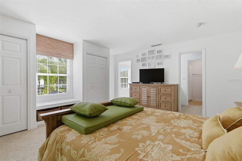 1 bedroom Condominium at 5005 Coquina Key Drive #E, Waterside At Coquina Key South, St Petersburg — photo 5