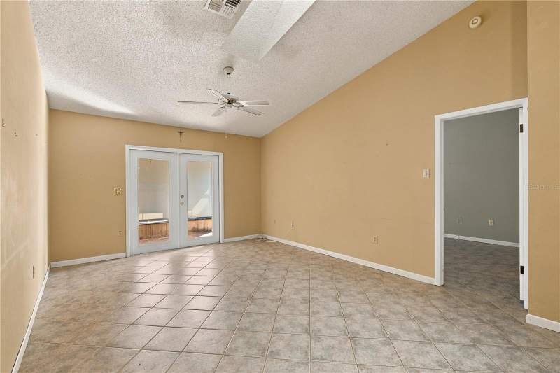 2 bedroom Villa at 534 Natingham Close, Daventry Square, Palm Harbor — photo 4
