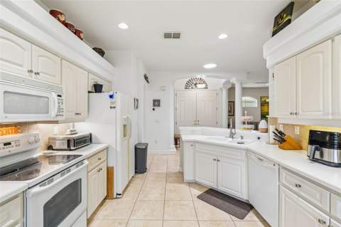 5212 Esplande Court, Brooksville FL - photo 12 of 91