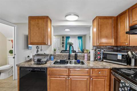 12057 Tift Circle, Orlando FL - photo 6 of 6