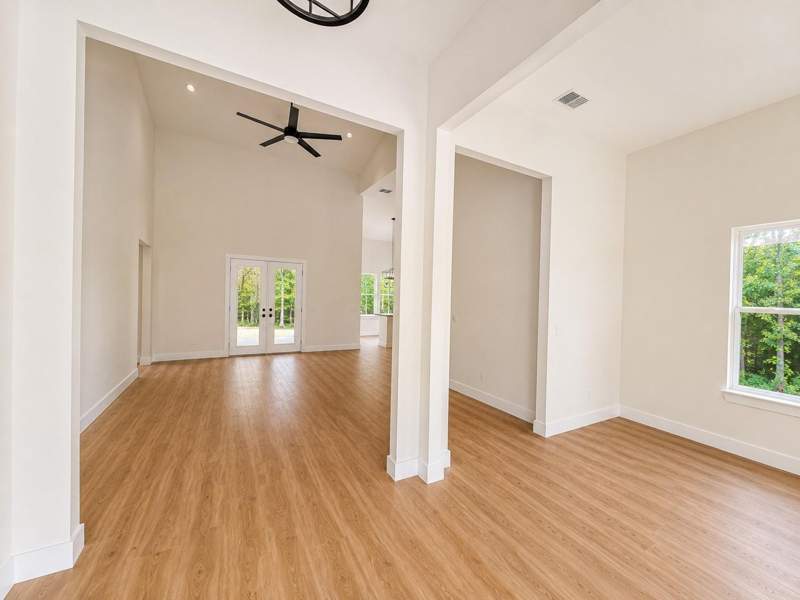 4 bedroom Single Family Residence at 490 RIVERWOODS TRAIL, RIVER WOODS 5 ACRE DEV, CHULUOTA — photo 5