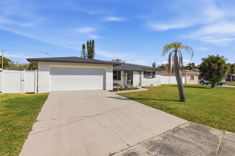1027 27TH AVENUE home for sale in Pallanza Park