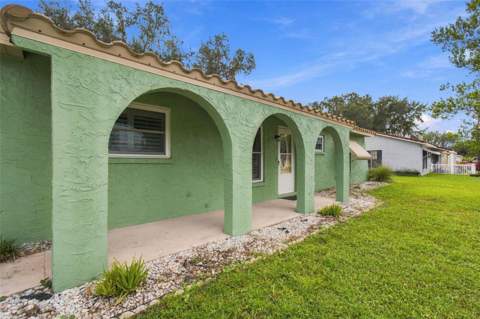 8410 Angela Court, Zephyrhills FL - photo 8 of 60
