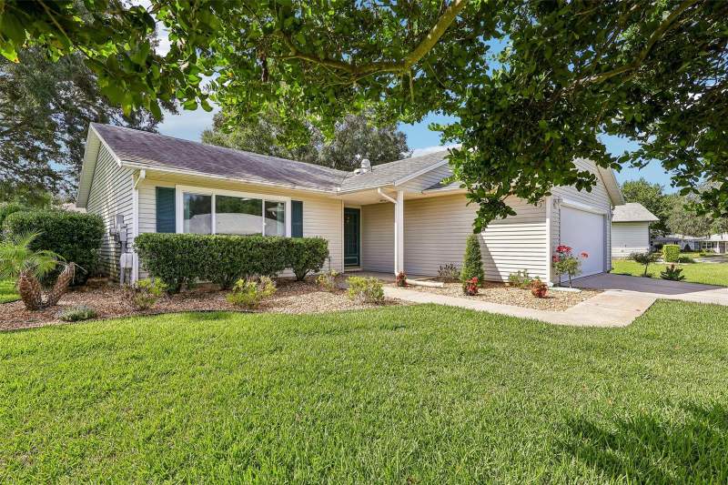 3 bedroom Single Family Residence at 27131 Racquet Circle, Highland Lakes Ph 03 Tr A-G, Leesburg — photo 2