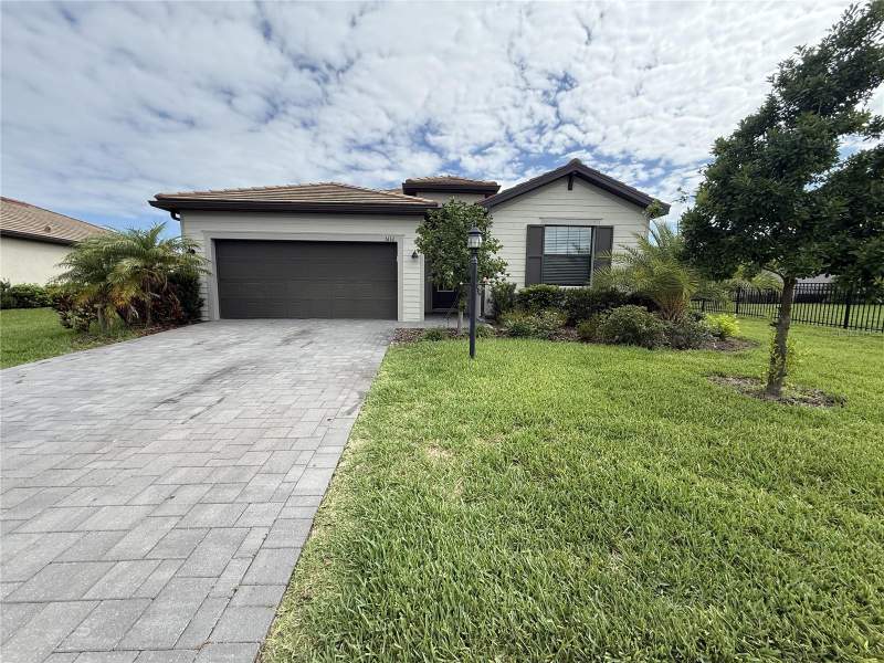 5132 CORAL REEF WAY home for sale in Lorraine Lakes at Lakewood Ranch