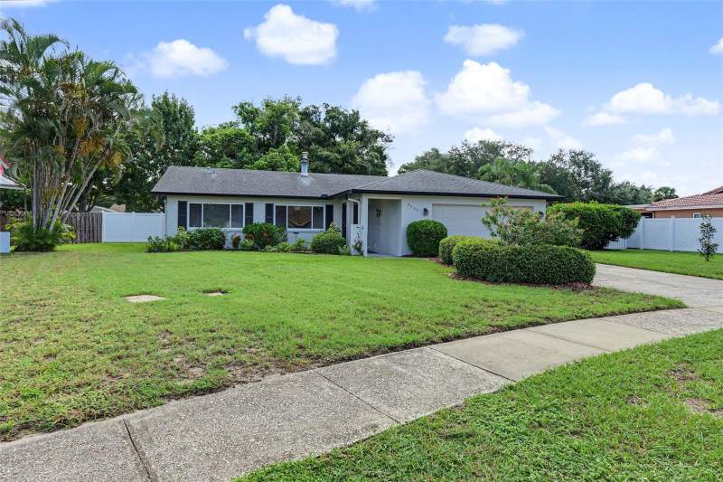 4 bedroom Single Family Residence at 9777 119TH WAY, SEMINOLE GROVE ESTATES WEST ADD, SEMINOLE — photo 4