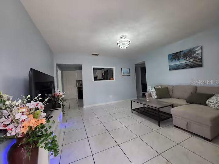 4 bedroom Single Family Residence at 3552 38th Avenue, Wayne Heights Rep, St Petersburg — photo 3