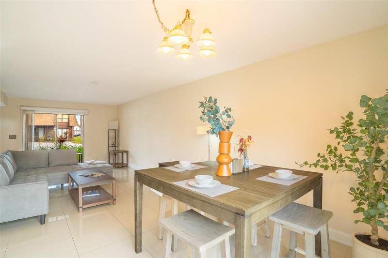 4 bedroom Townhouse at 1836 N Crystal Lake Drive #104, Grovethe, Lakeland — photo 5