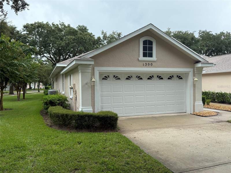 3 bedroom Single Family Residence at 1300 Asher Court, Halifax Plantation Unit 02 Sec G, Ormond Beach — photo 2