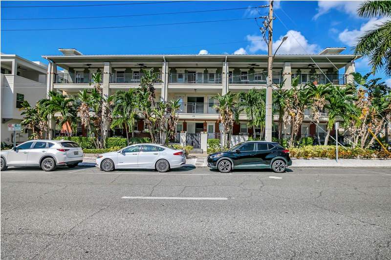 1 bedroom Condominium at 201 6TH STREET #102, BAY VILLA CONDO, ST PETERSBURG — photo 2