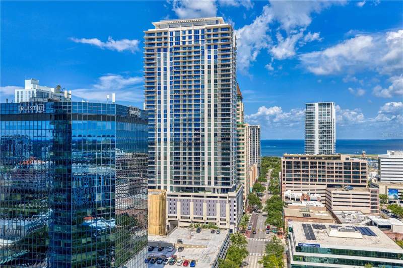 3 bedroom Condominium at 275 1st Avenue #3906, Art House Condo, St Petersburg — photo 3