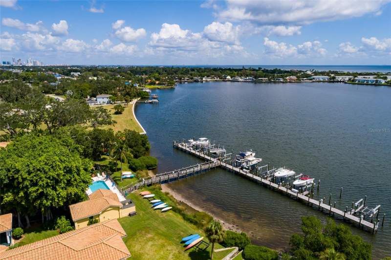 3 bedroom Townhouse at 190 Banyan Bay Drive, Banyan Bay At Rutland, St Petersburg — photo 3