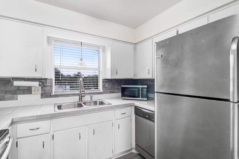 4 bedroom Condominium at 7210 N Manhattan Avenue #2523, Manhattan Palms Condo, Tampa — photo 4