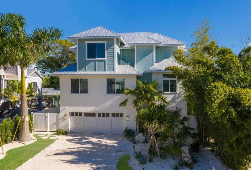 4 bedroom Single Family Residence at 6930 Longboat Drive, Longbeach On Longboat Key, Longboat Key — photo 2