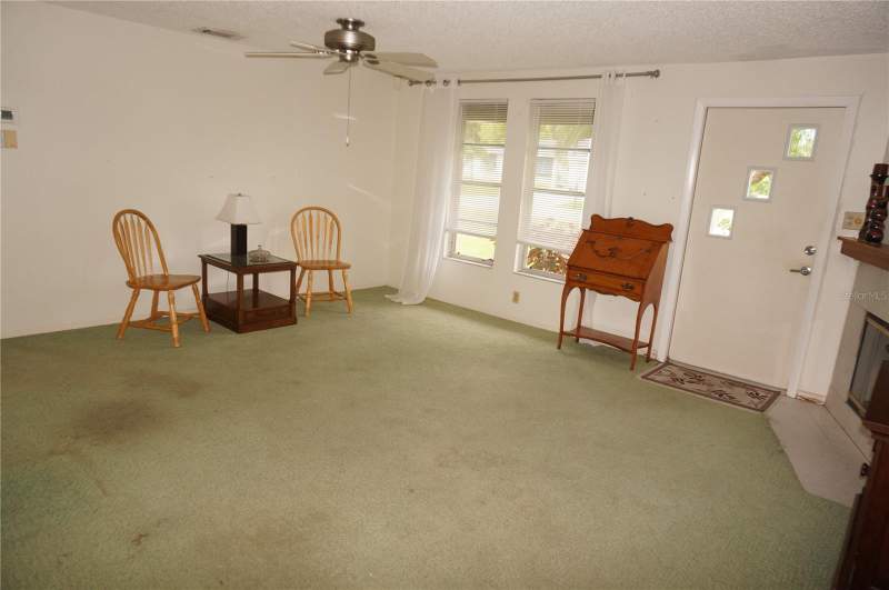3 bedroom Single Family Residence at 2274 Lakeshore Circle, Port Charlotte Sec 018, Port Charlotte — photo 4