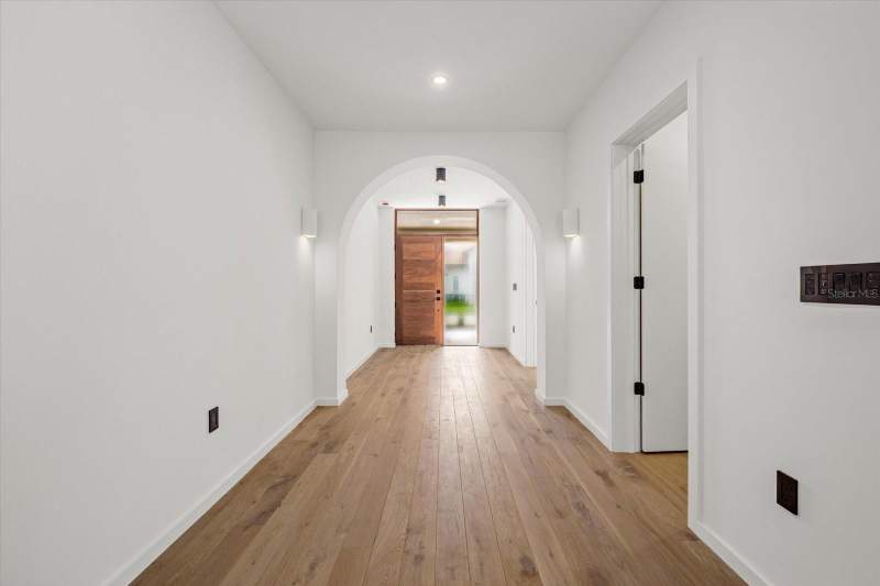 4 bedroom Single Family Residence at 1675 5th Street, Central Park Sub, Sarasota — photo 5