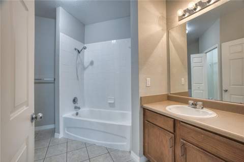 8225 Claire Ann Dr #203, Orlando FL - photo 17 of 37