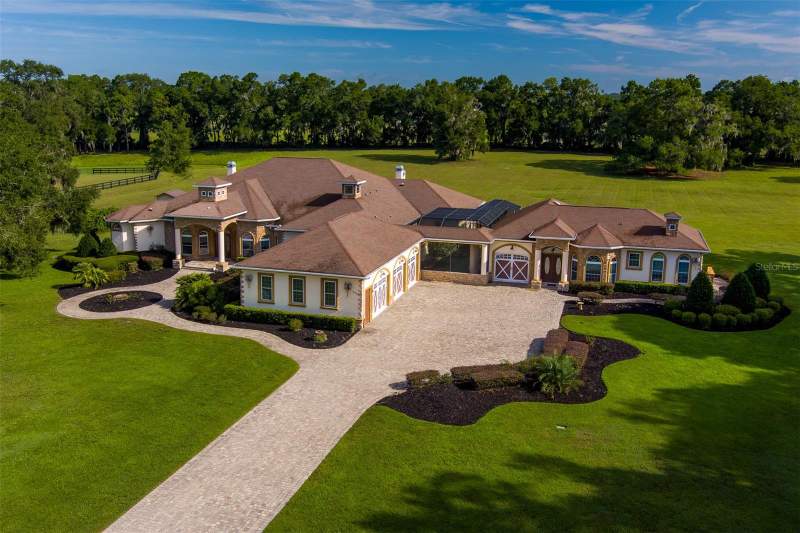 4 bedroom Single Family Residence at 6853 NW 12th Street, Saddlebrook Equestrian Park, Ocala — photo 2
