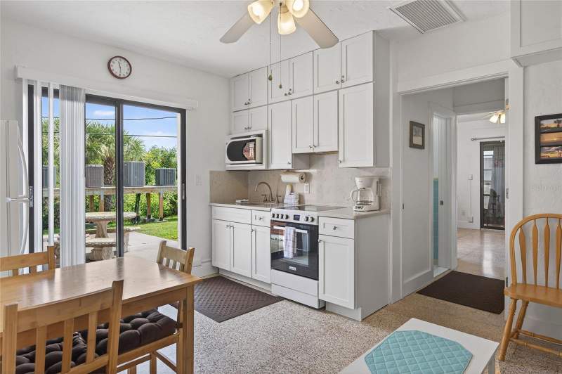1 bedroom Condominium at 908 Villas Drive #14, Venice Villas, Venice — photo 4