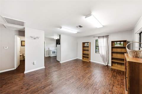 5207 10th Street, Zephyrhills FL - photo 14 of 44
