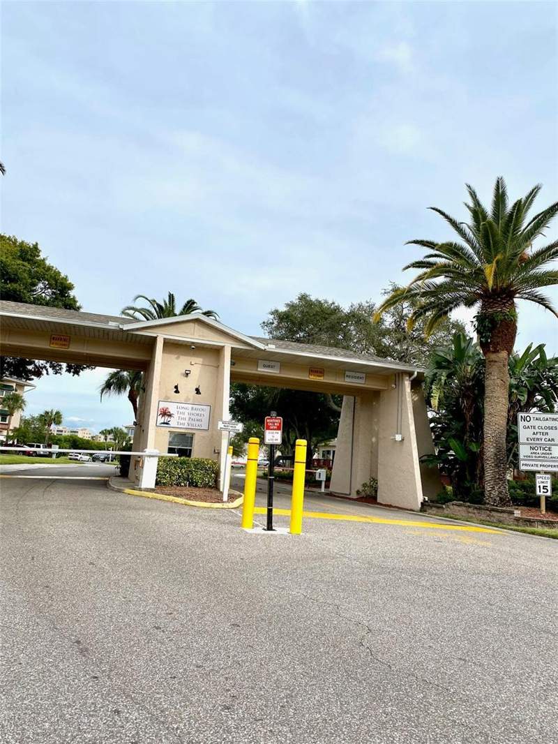 2 bedroom Condominium at 10032 65th Avenue #17, Long Bayou, St Petersburg — photo 4