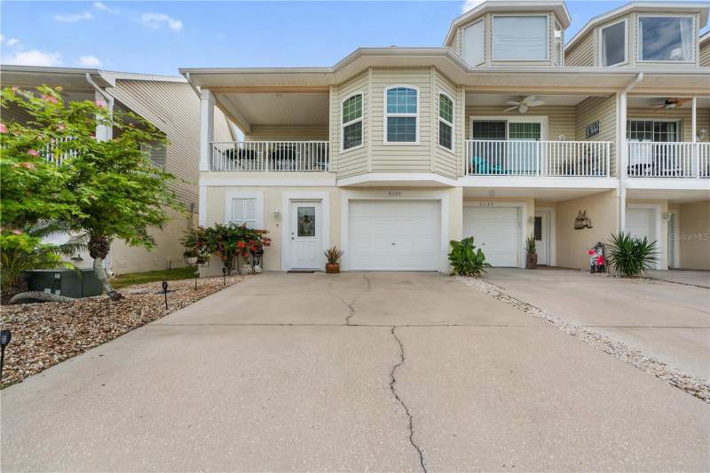 2 bedroom Townhouse at 8250 AQUILA STREET, TWNHMS BY GULF SAND PEBBLE PRCL 01, PORT RICHEY — photo 1