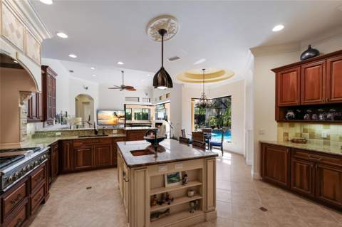 7107 Keswick Lane, Lakewood Ranch FL - photo 15 of 79