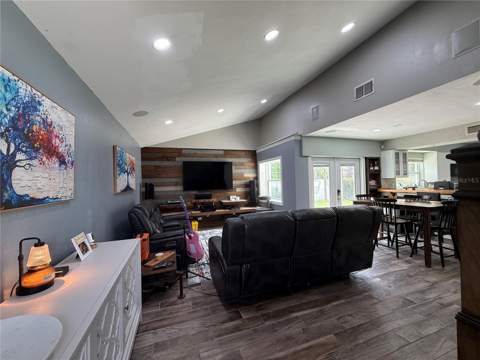 10009 Regal Woods Lane, Tampa FL - photo 21 of 54
