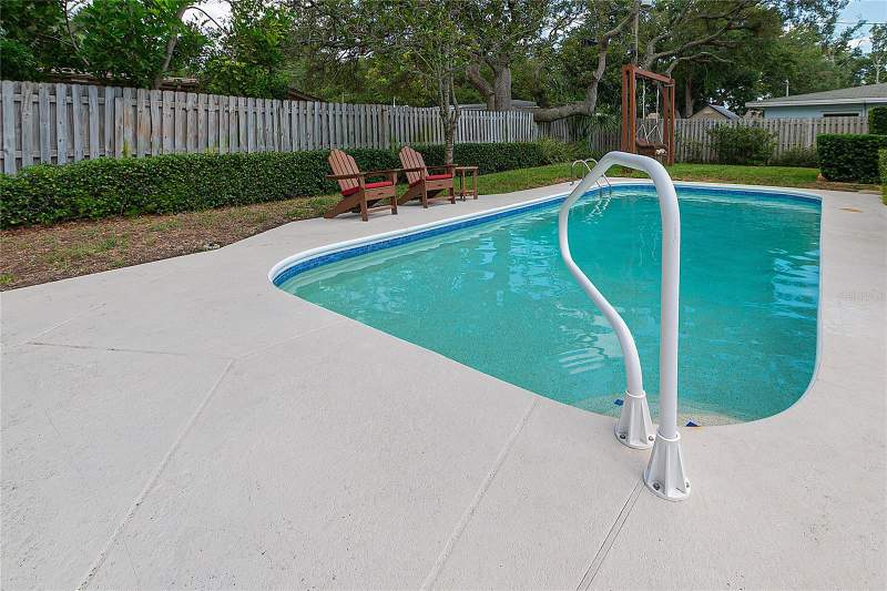 3 bedroom Single Family Residence at 1707 Ridgeway Drive, Woodmont Park Estates 1st Add, Clearwater — photo 3