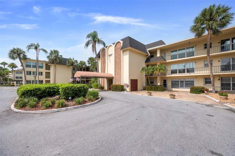 2 bedroom Condominium at 4780 Cove Circle Street #103, Colonial Court, The Condo, St Petersburg — photo 2