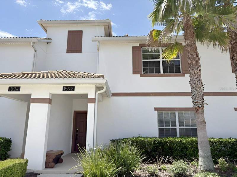 4 bedroom Townhouse at 1592 Moon Valley Drive, Stoneybrook South Ph I-1 & J-1, Davenport — photo 2