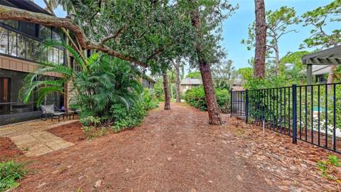 1708 Glenhouse Drive #314, Sarasota FL - photo 22 of 37