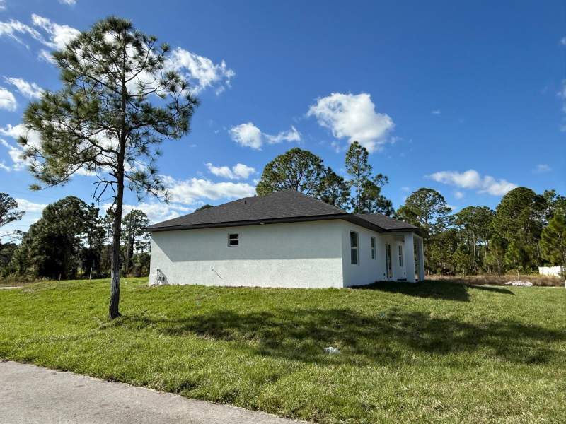 4 bedroom Single Family Residence at 1121 Florence Street, Lehigh Acres, Lehigh Acres — photo 2
