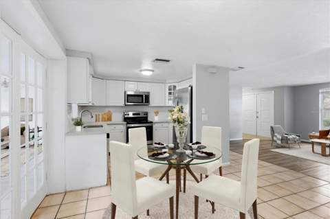 2173 Fiesta Drive, Sarasota FL - photo 13 of 42