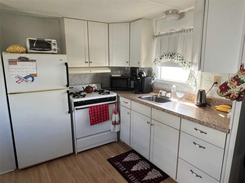 1 bedroom Mobile Home at 12674 Seminole Boulevard #C6, Midway Trailer Court Unrec, Largo — photo 5