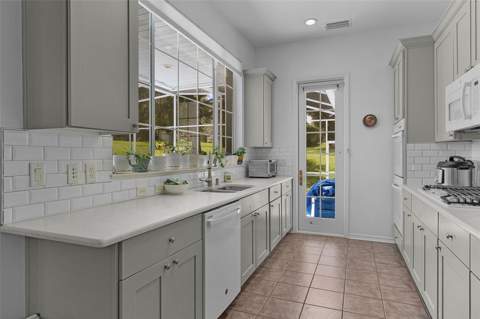 39407 Treeline Drive, Lady Lake FL - photo 18 of 84