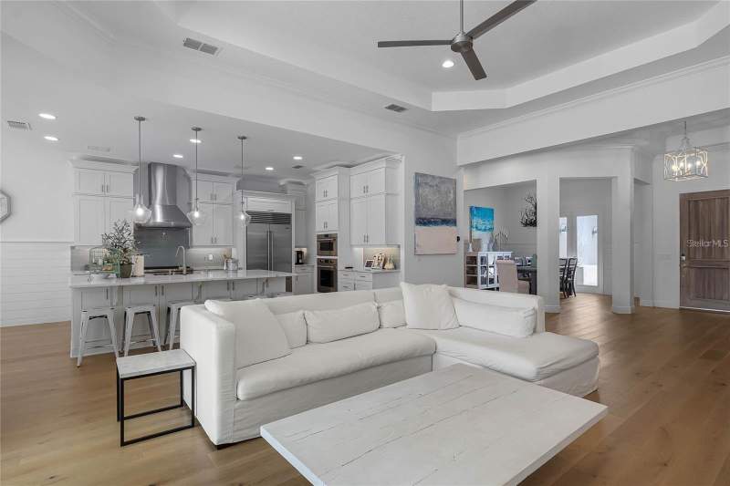5 bedroom Single Family Residence at 1118 Estancia Woods Loop, Estancia/Windermere, Windermere — photo 4