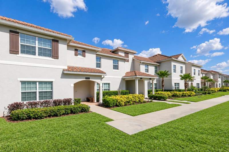 5 bedroom Townhouse at 8961 Stinger Drive, Stoneybrook South Ph J-2 & J-3, Davenport — photo 4