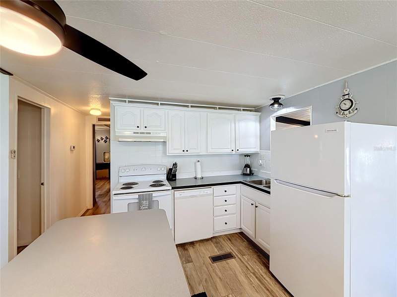 3 bedroom Single Family Residence at 1025 Capella Drive, Tavares Lake Frances Estates, Tavares — photo 4