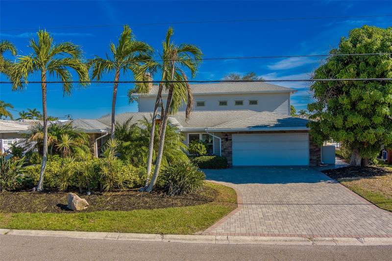 207 MIDWAY ISLAND home for sale in Island Estates Of Clearwater