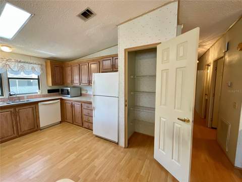35935 Tanda Circle, Zephyrhills FL - photo 13 of 36