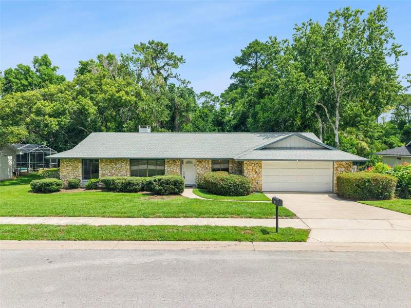 211 HICKORY DRIVE home for sale in Sweetwater Oaks