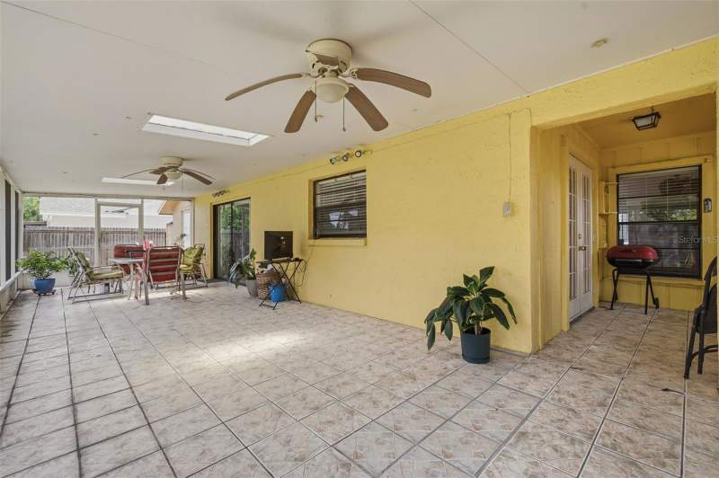4 bedroom Single Family Residence at 15806 Pennington Road, Country Place West Unit I, Tampa — photo 4