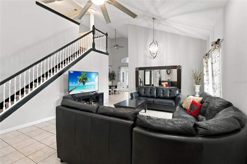 6 bedroom Single Family Residence at 2728 Formosa Boulevard, Formosa Gardens Unit 1, Kissimmee — photo 4