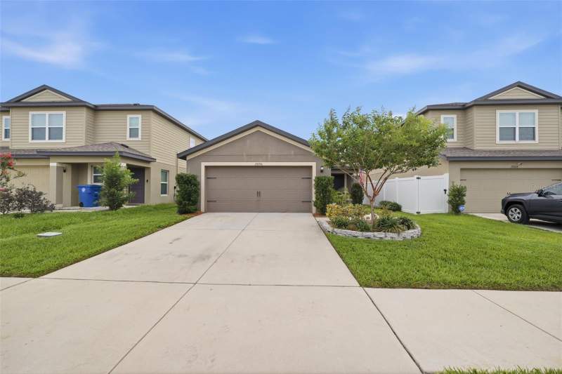 3 bedroom Single Family Residence at 29196 Fedora Circle, Trilby Crossing, Brooksville — photo 2