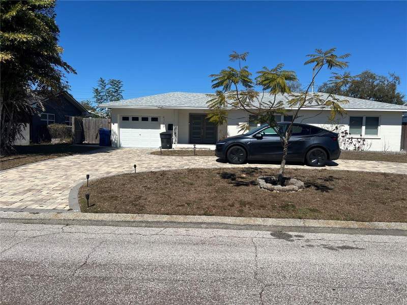 3 bedroom Single Family Residence at 4127 28th Avenue, Harshaw Sub, St Petersburg — photo 2
