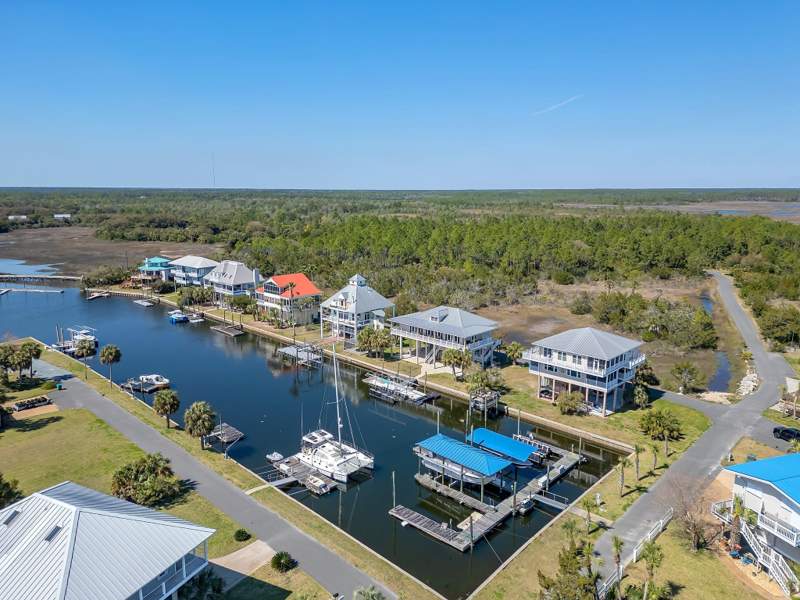 4 bedroom Detached at 201 Harbour Point, The Island Club, Shell Point — photo 4