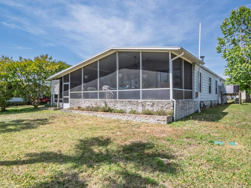 2 bedroom ManufacturedHome at 41 Janet Drive, Paradise Village Shell, Crawfordville — photo 4