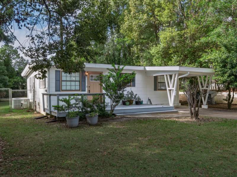 3 bedroom Detached at 1649 Mayhew Street, Azalea Park, Tallahassee — photo 2