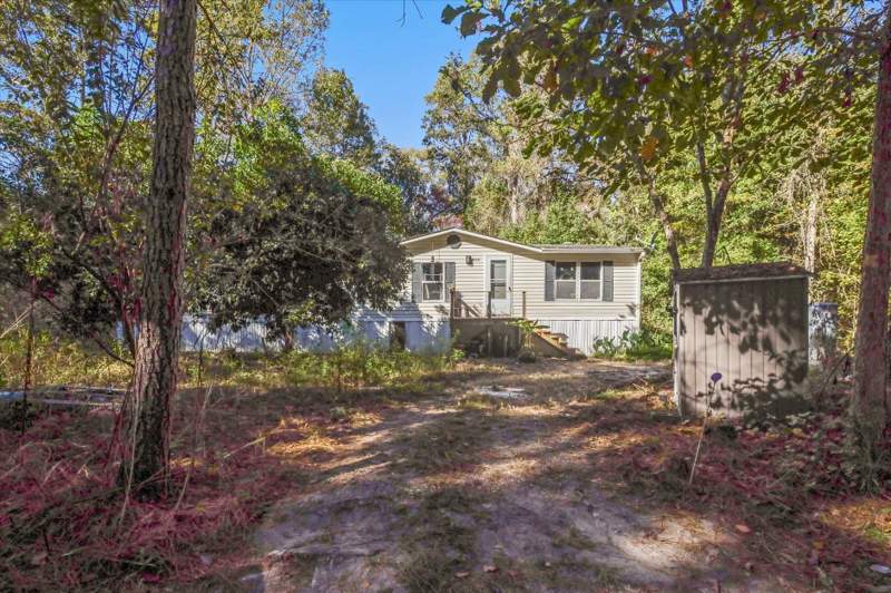 3 bedroom ManufacturedHome at 728 Sir Richard Road, Nottingham Castle Estates, Tallahassee — photo 2